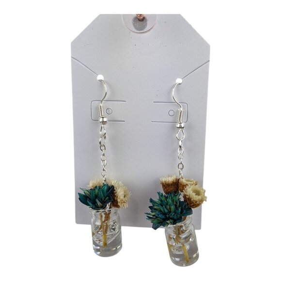 Resin Dried Flower Earrings Miniature Bouquet Blue & Cream Real Flowers - Picture 2 of 3